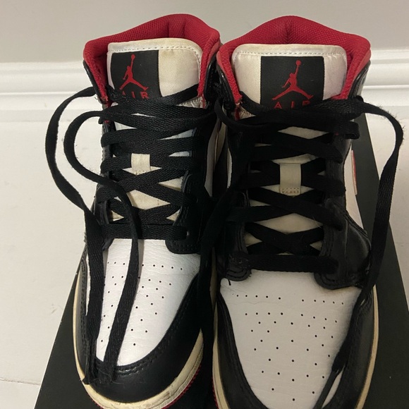 Nike Air Jordan 1 Mid GS Size 5Y - Picture 9 of 11